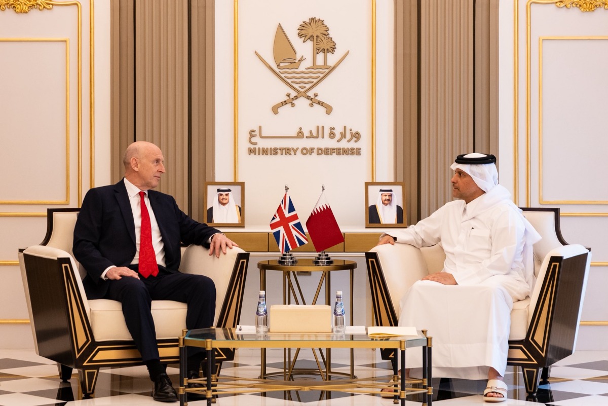 نائب رئيس مجلس الوزراء ووزير الدولة لشؤون الدفاع يلتقي وزير الدفاع البريطاني