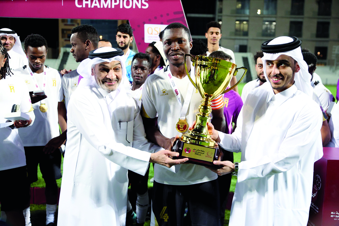 هاني بلان يتوج الفائزين.. الرفاع بطلاً للنسخة 49 لبطولة صالح صقر