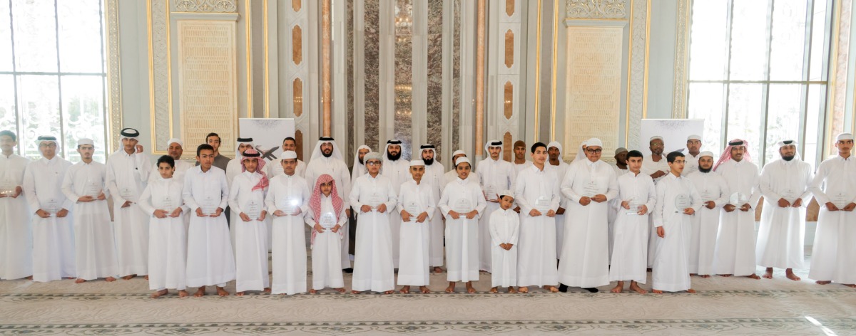 وزارة الأوقاف تكرم 48 طالبا خاتما لكتاب الله بمراكز تعليم القرآن الكريم