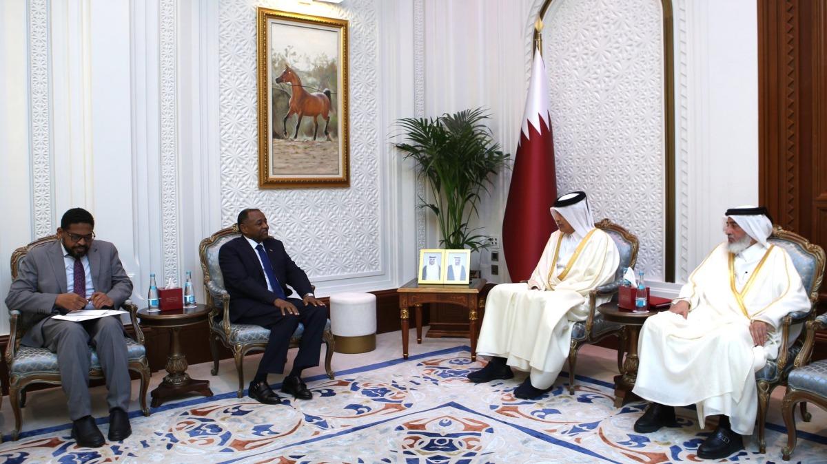 رئيس مجلس الشورى يجتمع مع سفيري السودان والسنغال