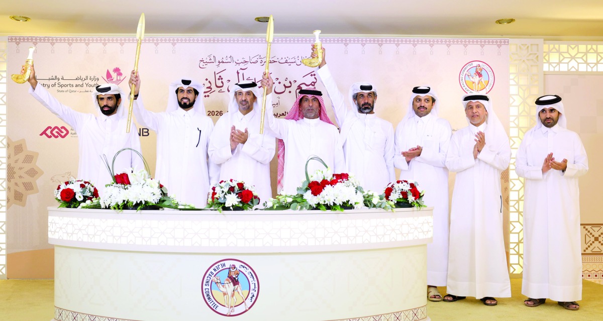 هجن الشحانية تفرض سيطرتها الكاملة على رموز الثنايا الذهبية.. ليلة عنابية خالصة بمهرجان سمو الأمير