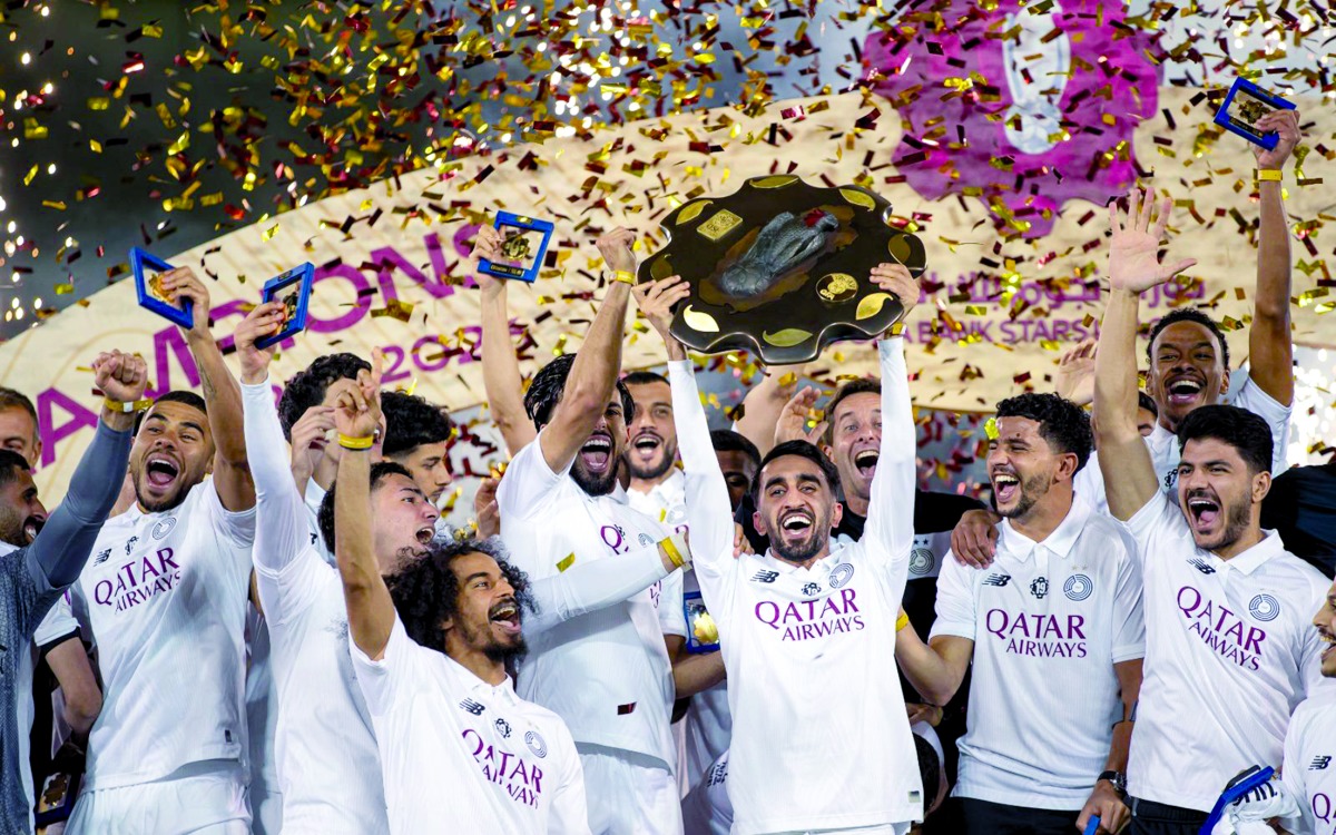 فاز بالدوري للمرة الثالثة تواليا.. نجوم السد يحتفلون في ليلة التتويج