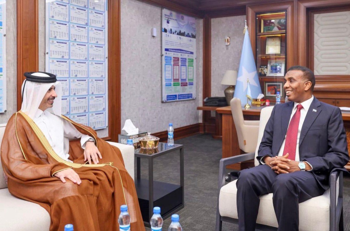 رئيس الوزراء الصومالي يجتمع مع سفير قطر